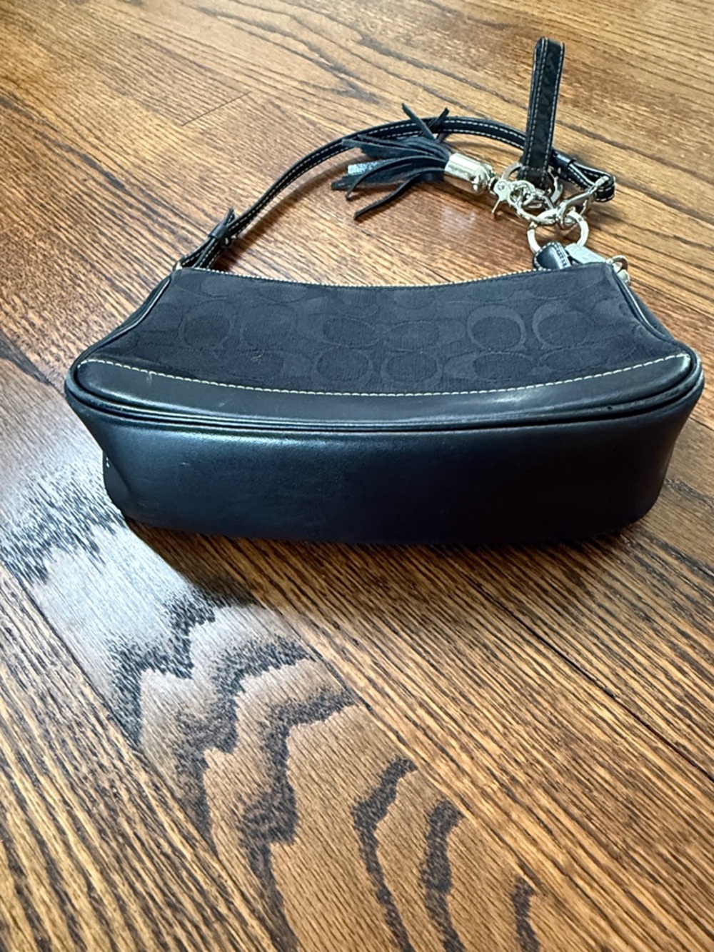 B40 Coach Women’s Black Canvas Signature Wristlet with Tassel Charm - Picture 3 of 7